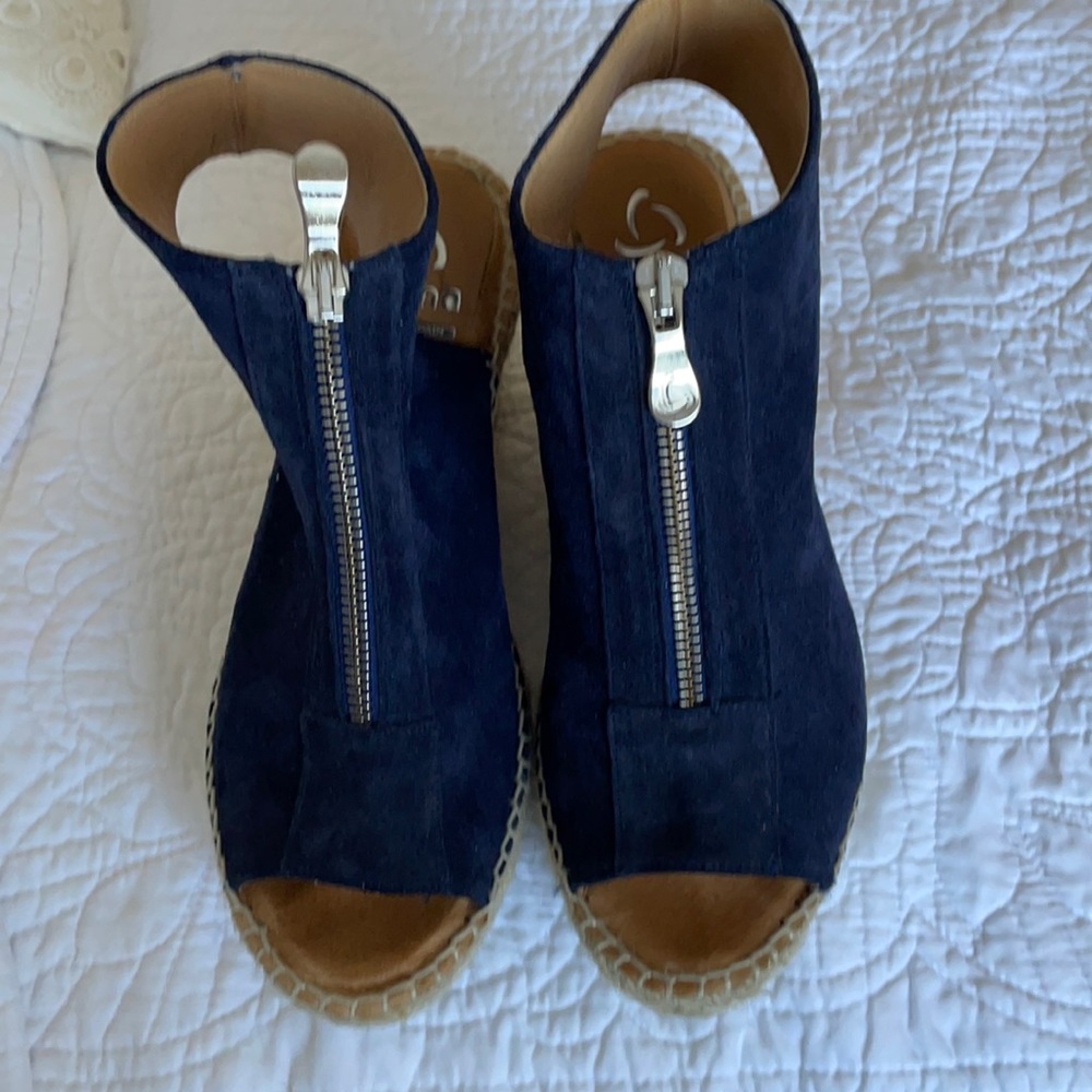 Kanna beach suede wedge with zipper